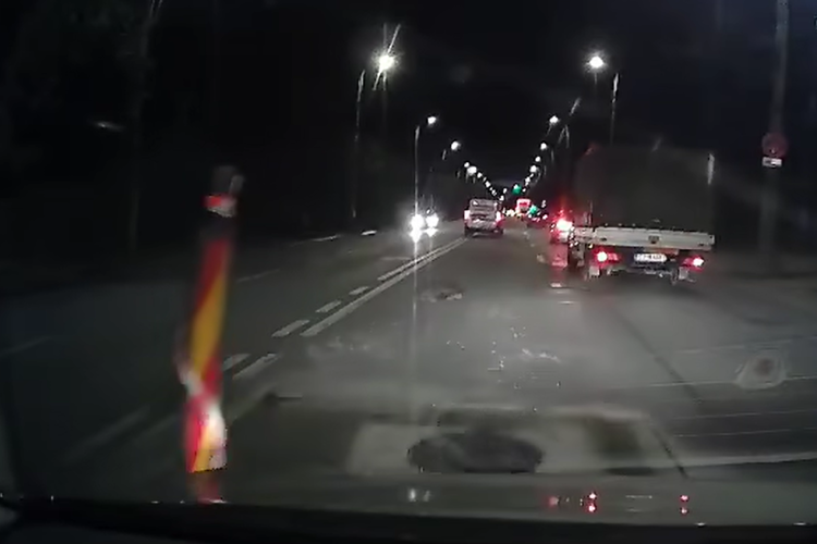 VIDEO. Pericol iminent pe strada Corneliu Coposu din Cluj-Napoca! „Doreii” care au lucrat în zonă au întins o adevărată capcană pentru șoferi