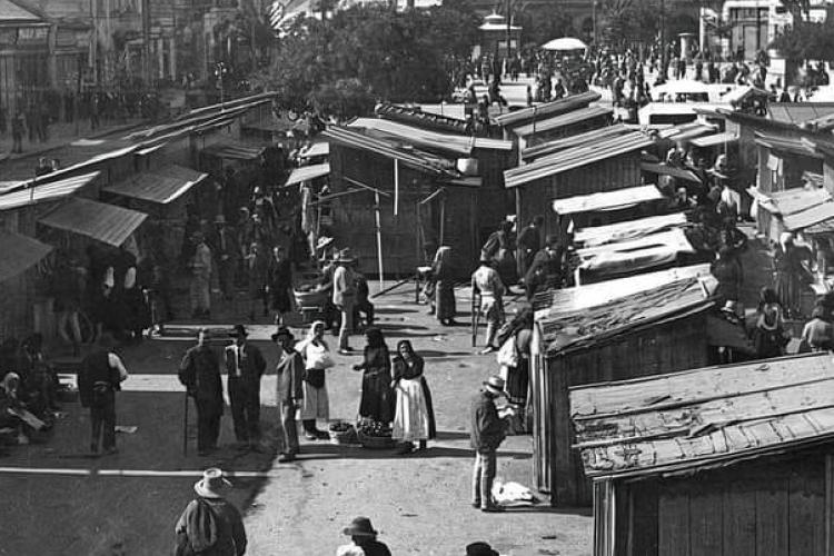 ,,Și domni și oameni de la țară”. Fotografie de colecție cu Piața Mihai Viteazul din 1936 / Clujenii au devenit nostalgici la vederea pozei