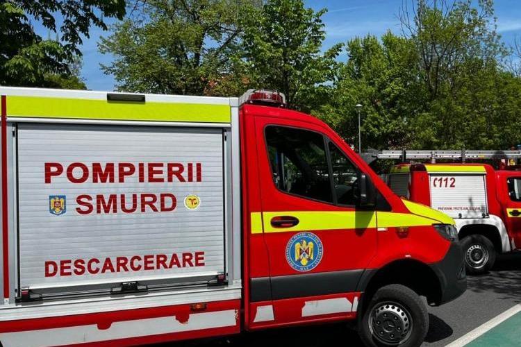 Accident cu trei mașini în Turda! O femeie a fost rănită și transportată la spital