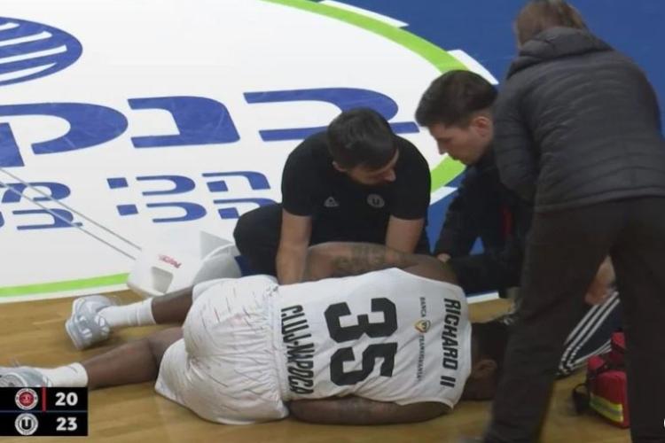 Gravă accidentare pentru căpitanul lui U-BT Cluj, Patrick Richard, în meciul din Eurocup