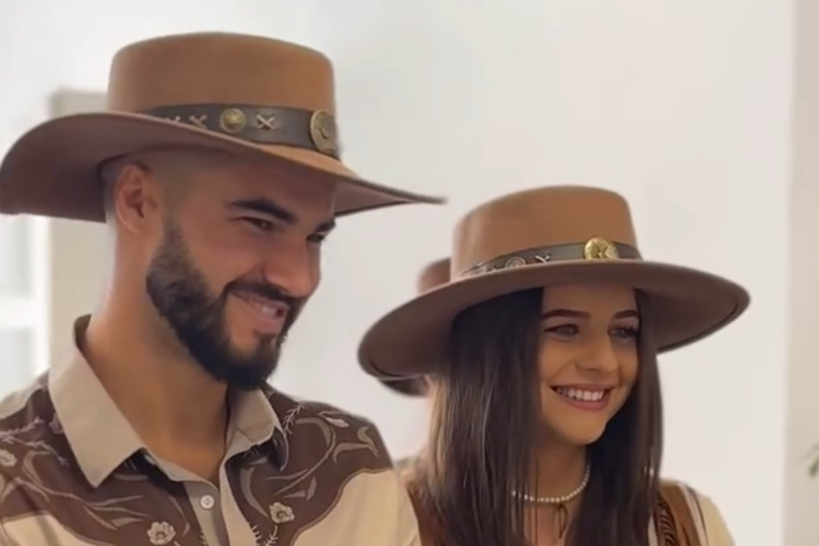 Nuntă de poveste în familia Sterp: Iancu și Denisa au spus „Da” într-o trăsură trasă de cai, cu tematică cowboy! FOTO/VIDEO