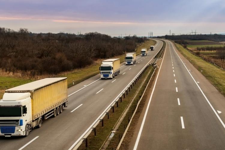 Cât câștigă un cetățean străin, ca șofer de TIR în România. Un filipinez spune că face de două ori mai mulți bani decât în țara lui natală