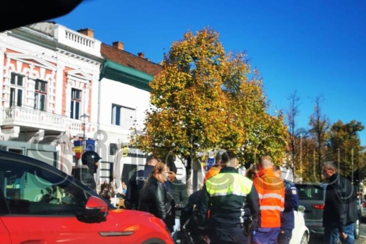 Accident în centrul Clujului, pe Bulevardul Eroilor din Cluj-Napoca! Un scuter a fost implicat în coliziune FOTO