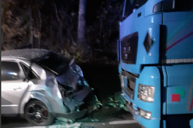 Cluj- Accident între Cluj-Napoca și Oradea, la Negreni pe E60. Un TIR, o dubă și o mașină au fost implicate FOTO 