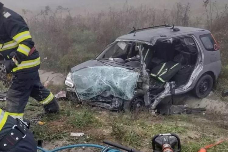 Accident grav între patru mașini! Două persoane au murit în urma impactului. Traficul este blocat 