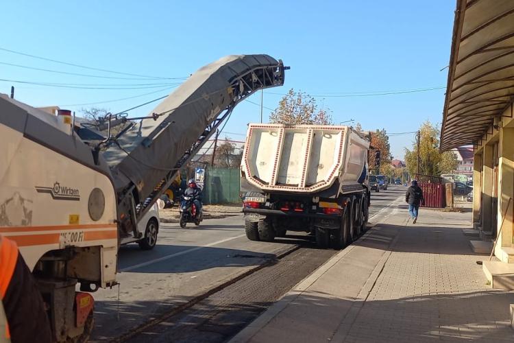 Lucrări de asfaltare pe o stradă din Florești. Circulația va fi dirijată: ,,Vă rugăm circulați cu atenție” - FOTO