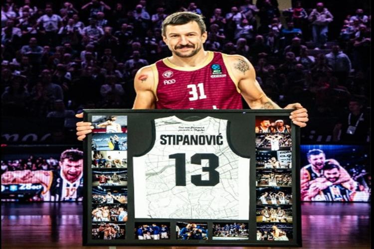 Lacrimi și aplauze la BT Arena! Stipanovic, primit ca un erou la Cluj-Napoca: „Nu cred că am cuvinte să descriu prin ce am trecut”