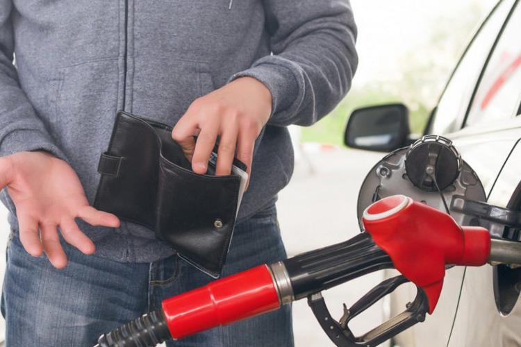 Vești proaste pentru șoferi! Benzina și motorina se scumpesc considerabil de la 1 ianuarie 