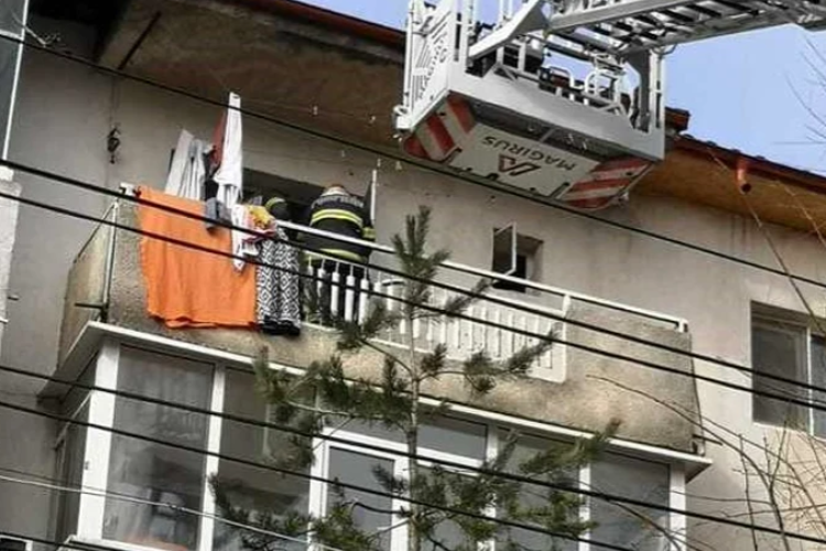 Clujean găsit fără viață în apartament! Pompierii au fost nevoiți să spargă ușa de la balcon pentru intra/Nu răspundea la telefon de câteva zile