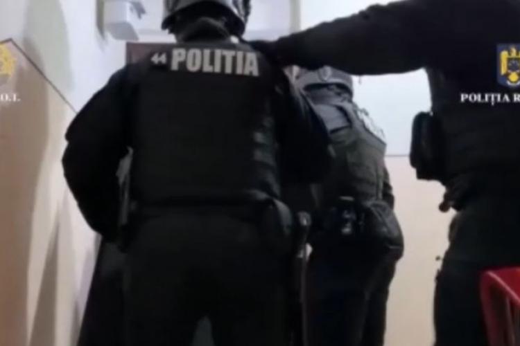 Traficant de stupefiante de 24 de ani, prins în flagrant în Cluj-Napoca! Avea o cantitate uriașă de substanțe interzise asupra lui