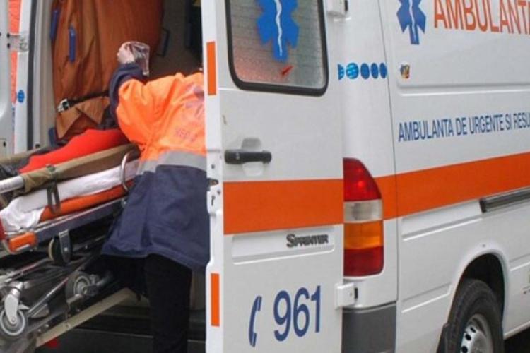 Un bărbat, care a căzut de pe un utilaj, a fost salvat în ultima clipă de medici! Au fost efectuate manevre de resuscitare