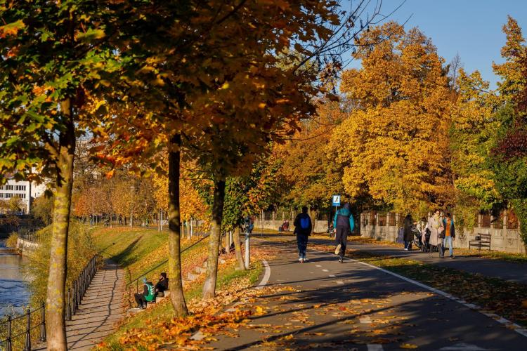 Meteorologii anunță temperaturi mai ridicate pentru normalul perioadei. Cum va fi vremea la Cluj 