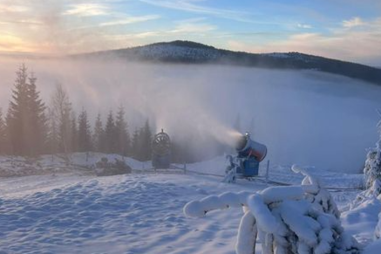 Vești bune pentru schiori și snowboarderi: Pârtia de la BUSCAT se redeschide! Vezi programul de funcționare - FOTO