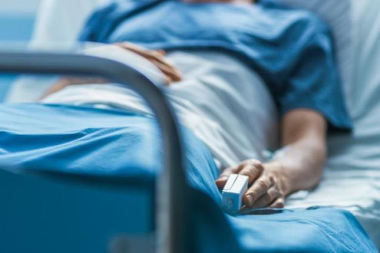 Alertă de meningită în școli! Doi elevi de liceu au fost diagnosticați. Un băiat de 15 ani este internat în stare gravă la un spital din Cluj