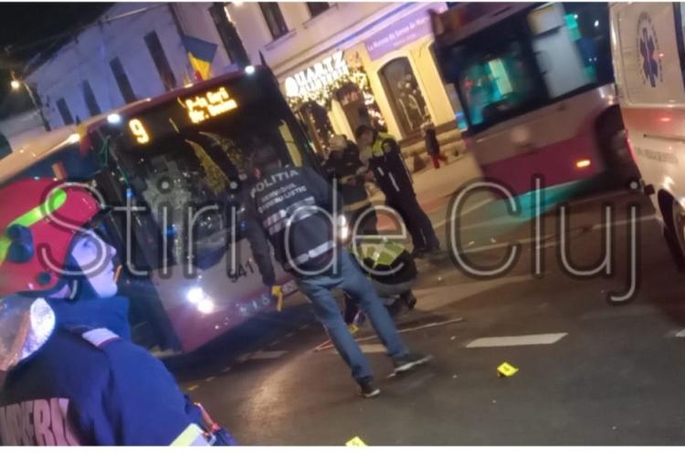 Accident GRAV în centrul Clujului! Un pieton a fost grav rănit de un autobuz, pe strada Regele Ferdinand/A fost intubat pe loc - FOTO și VIDEO