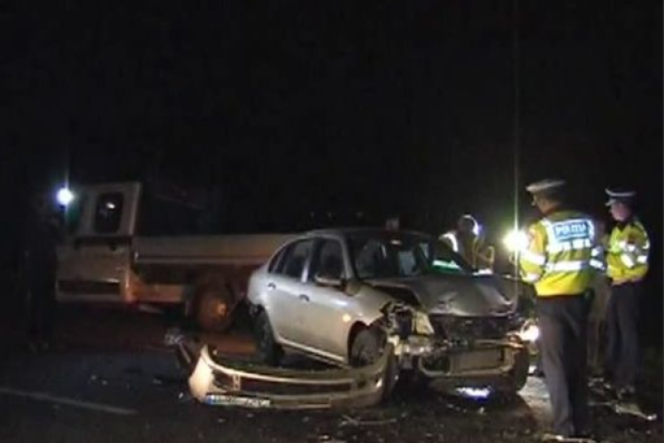 Accident GRAV în Cluj: Două persoane încarcerate, în stare critică, în urma unui accident în care au fost implicate un camion și o mașină FOTO