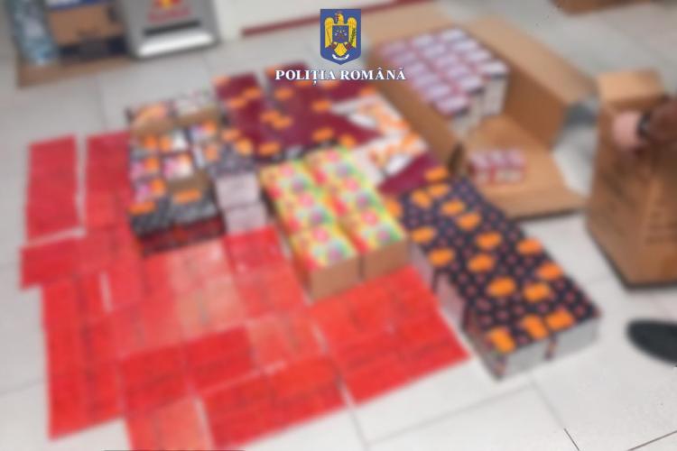 Un tânăr din Cluj vindea petarde și artificii pe internet. Polițiștii din Cluj au confiscat 200 de kilograme în urma perchezițiilor - FOTO