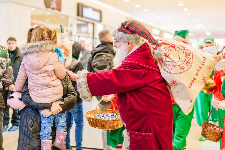 Târg de Crăciun la Iulius Mal în Cluj-Napoca! Cel mai frumoase produse hand-made pe care le poți face cadou de Crăciun celor dragi FOTO