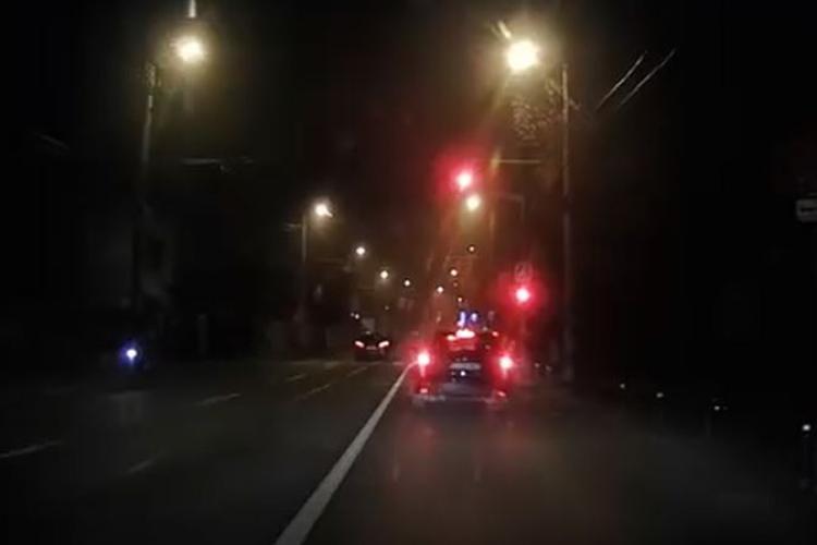 Unii șoferi chiar nu au nicio scuză. Ce a făcut un conducător auto pe strada Câmpului din Cluj-Napoca VIDEO