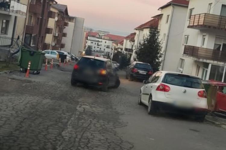 Șoferiță fără scrupule! Lovește mașina și pleacă, bunul simț fiind opțional în Cluj 