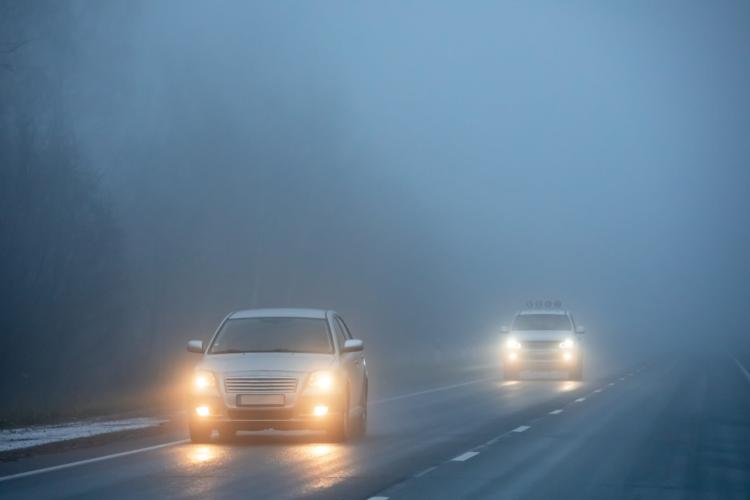 Ceața densă persistă la Cluj! Meteorologii au emis un nou COD GALBEN. Vezi zonele afectate 