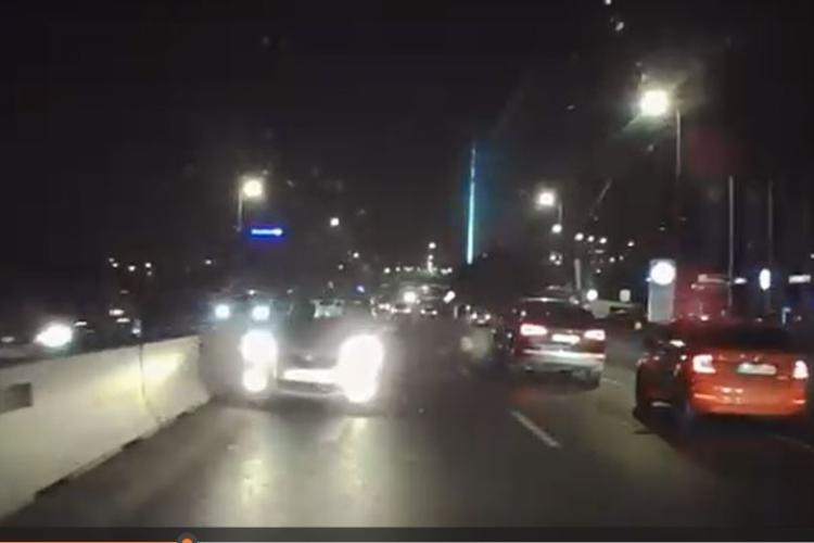 Scene INCREDIBILE în față la Brico Cluj. Mașină pe contrasens, oprită de alți conducători, Șoferul a refuzat să discute și a continuat drumul! VIDEO