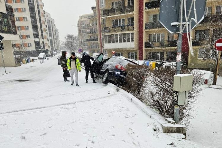 Zăpada face prima victimă în Cluj! Avertisment clar pentru toți șoferii în această perioadă