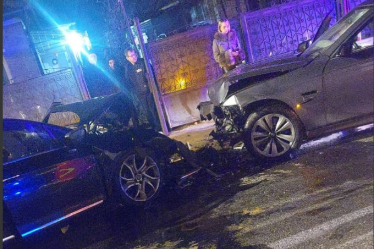 Cum s-a produs accidentul de pe strada Oașului din Cluj, în urma căruia un băiat de 16 ani a ajuns la spital. Șoferul vinovat, reținut de poliție