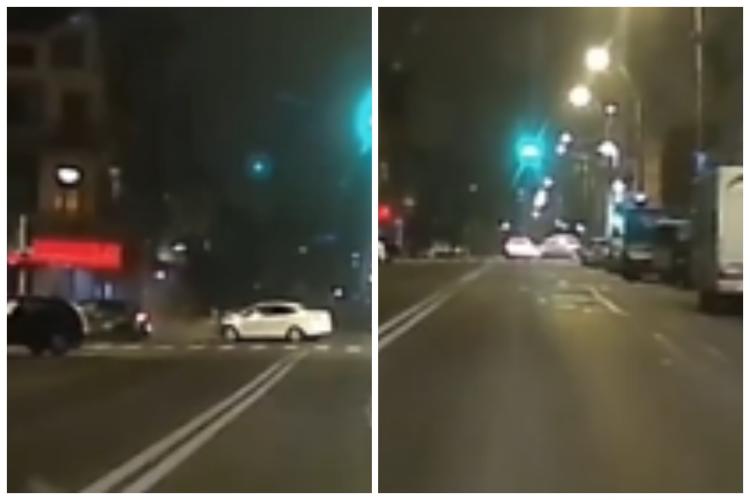 Accident filmat LIVE pe strada București din Cluj-Napoca! Doi șoferi s-au ciocnit violent într-o intersecție în noaptea dintre ani - VIDEO LIVE