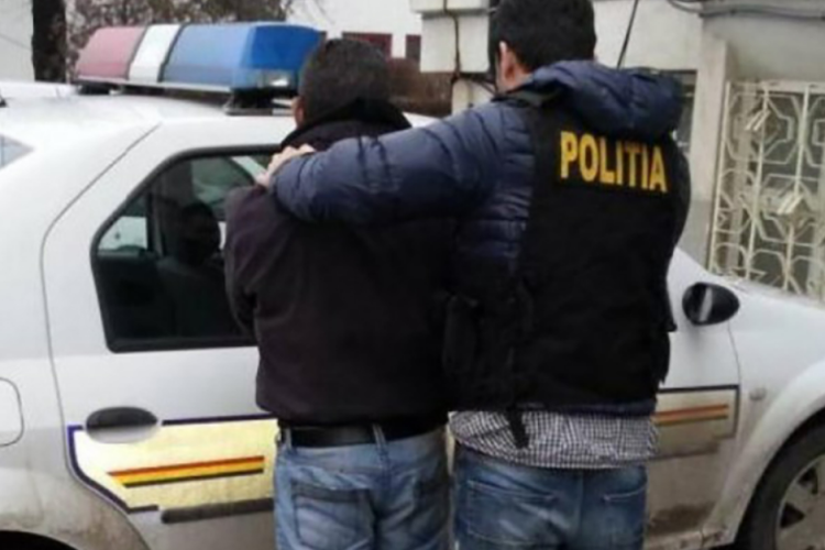 Cluj- Nici în propria casă nu mai ești în siguranță! Un tânăr de 26 de ani a intrat în casă peste un cuplu de clujeni și i-a atacat violent, rănindu-i 