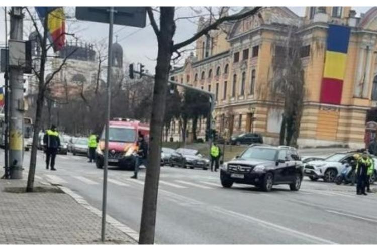 Inconștiență! Greșeala făcută de femeia lovită în Piața Avram Iancu. Șoferul nu a avut nicio vină / Precizările Poliției Cluj