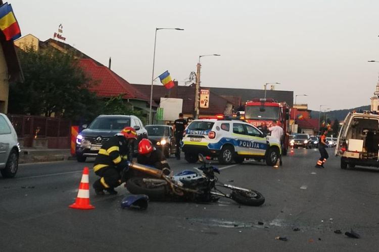 Accident în Florești. Motociclist rănit după impactul cu un autoturism. Este evaluat de SMURD