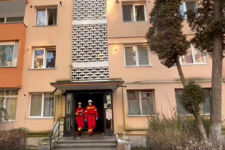 Tragedie în Cluj-Napoca! O bătrânică de 90 de ani a murit carbonizată în propriul apartament. Pompierii nu au mai putut face nimic - VIDEO 