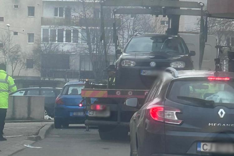 Parcarea neregulamentară în Cluj costă scump! „Băieții” de la ridicări auto, în acțiune