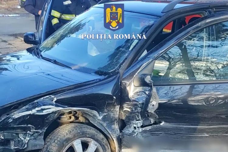 Surpriză neplăcută pentru patronul unei firme care a făcut un „teambuilding” la Cluj! Un angajat fără permis i-a furat mașina și a făcut accident