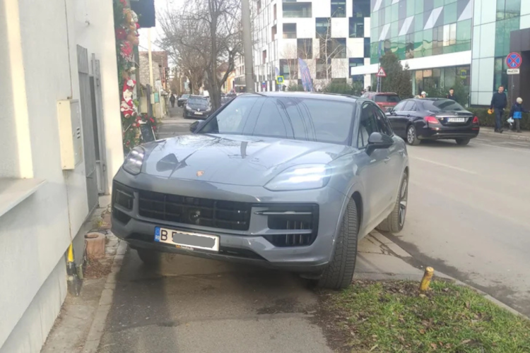 „Bă, sclavule, tu știi cine sunt eu?” - Cum parchează „șmecherii” cu bolizi de lux în fața unei școli de prestigiu din Cluj-Napoca FOTO