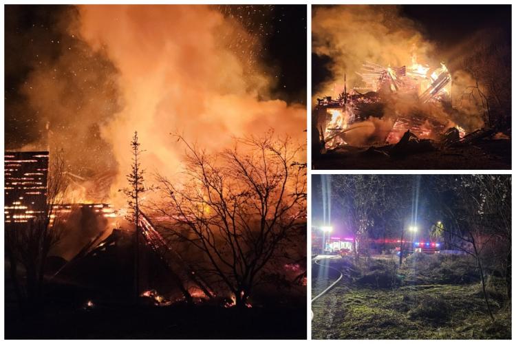 Incendiu greu de stins! Pompierii clujeni încearcă de câteva ore să stingă un incendiu în care a ars o cabană, de la care focul s-a extins FOTO