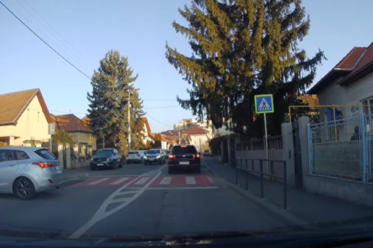 Un clujean a vrut să impresioneze traficul, dar a ajuns să fie impresionat de poliție! VIDEO