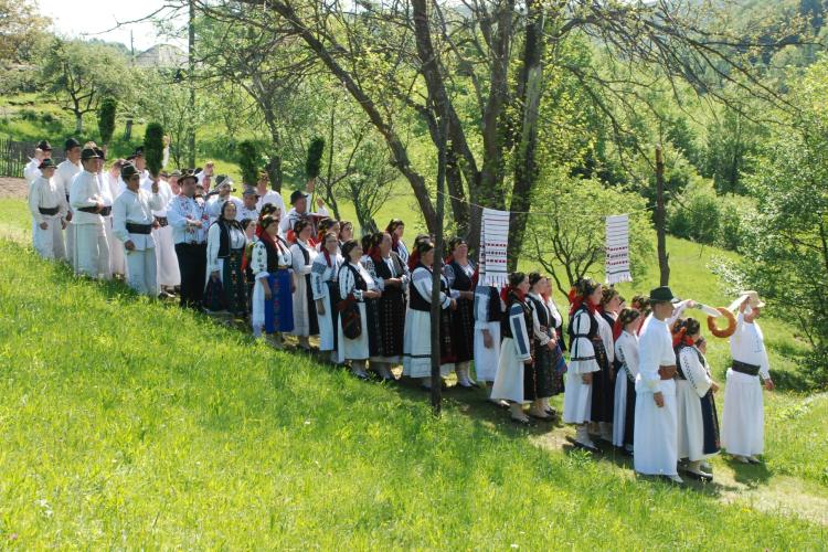 Codul nescris al iubirii din satele Clujului de odinioară! Ce reguli stricte urmau tinerii: „Trebuia ca părinții să fie de acord cu cine stă de vorbă fata”