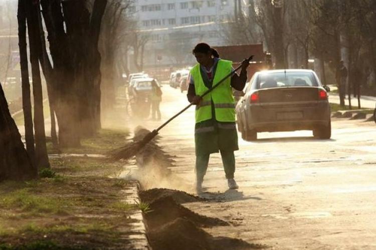 Străzile dintr-un cartier din Cluj, un dezastru! Locuitorii trăiesc în praf și disperare: „Suntem de râsul orașului”