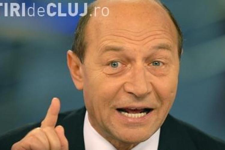 Basescu a promulgat legea impotriva huliganilor