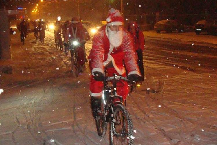 Moș Crăciun pe bicicletă revine la Cluj-Napoca și în 2013! Vezi traseul și cum poți să ajuți - VIDEO