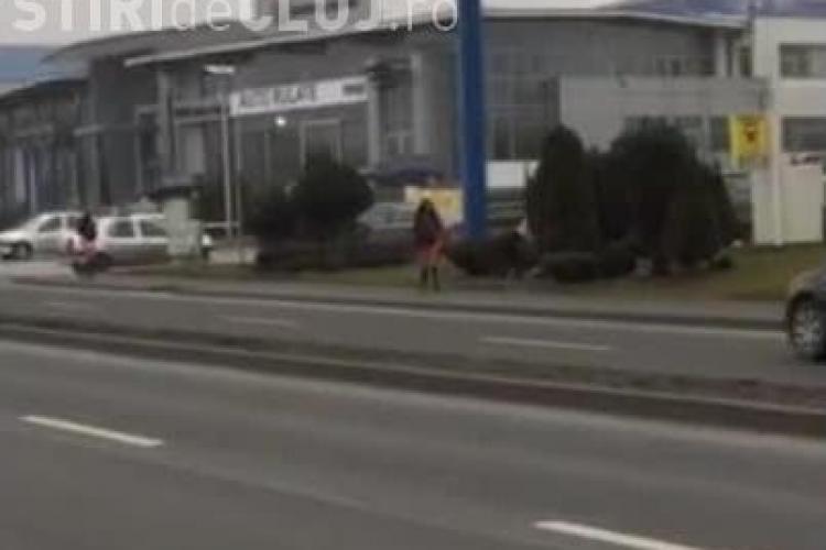 Prostituatele de pe Calea Turzii își caută clienți în miezul zilei, cu Poliția de față VIDEO